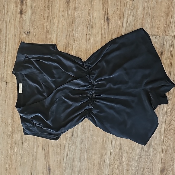 Aritzia Babaton Corbett Romper Black Silk Short Sleeve Size Medium - Picture 10 of 10